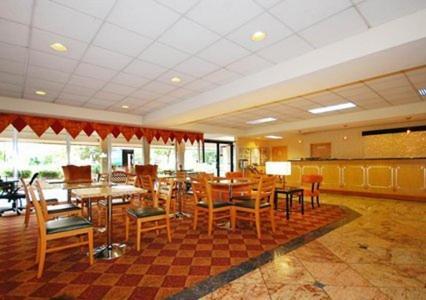 Quality Inn & Suites College Park Kültér fotó