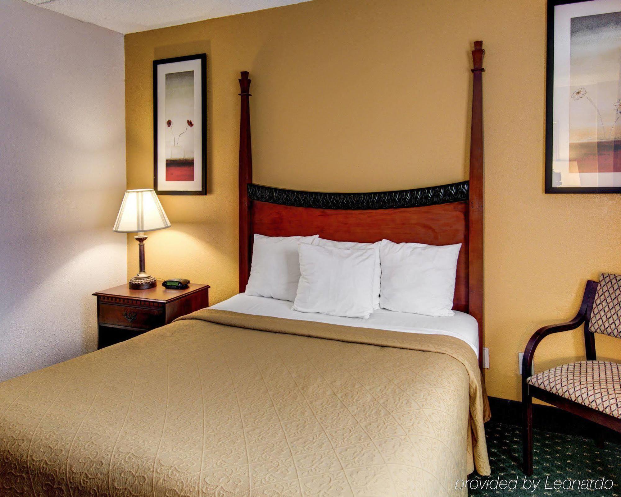 Quality Inn & Suites College Park Kültér fotó