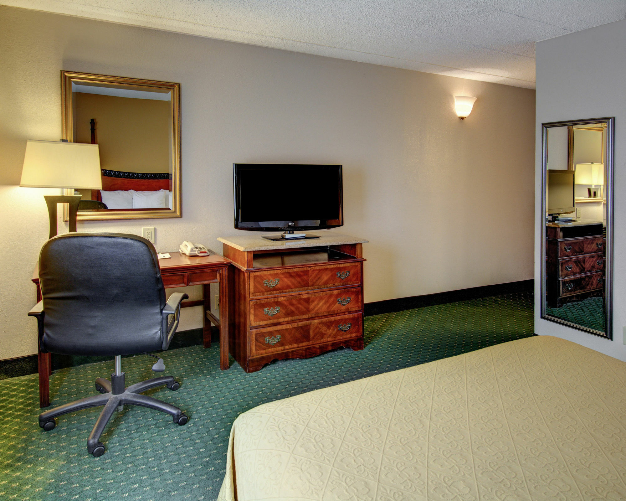 Quality Inn & Suites College Park Kültér fotó